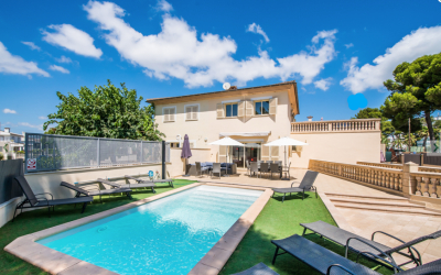 Doppelhaushälfte mit Pool und Ferienlizenz in Playa de Muro