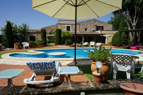 Grosse Finca mit Pool 7 SZ Santa Margalida