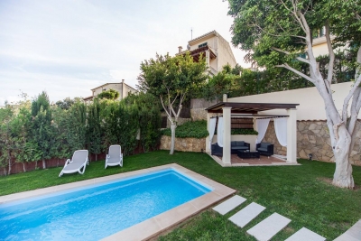 Schöne Villa mit Fernmeerblick in Campanet